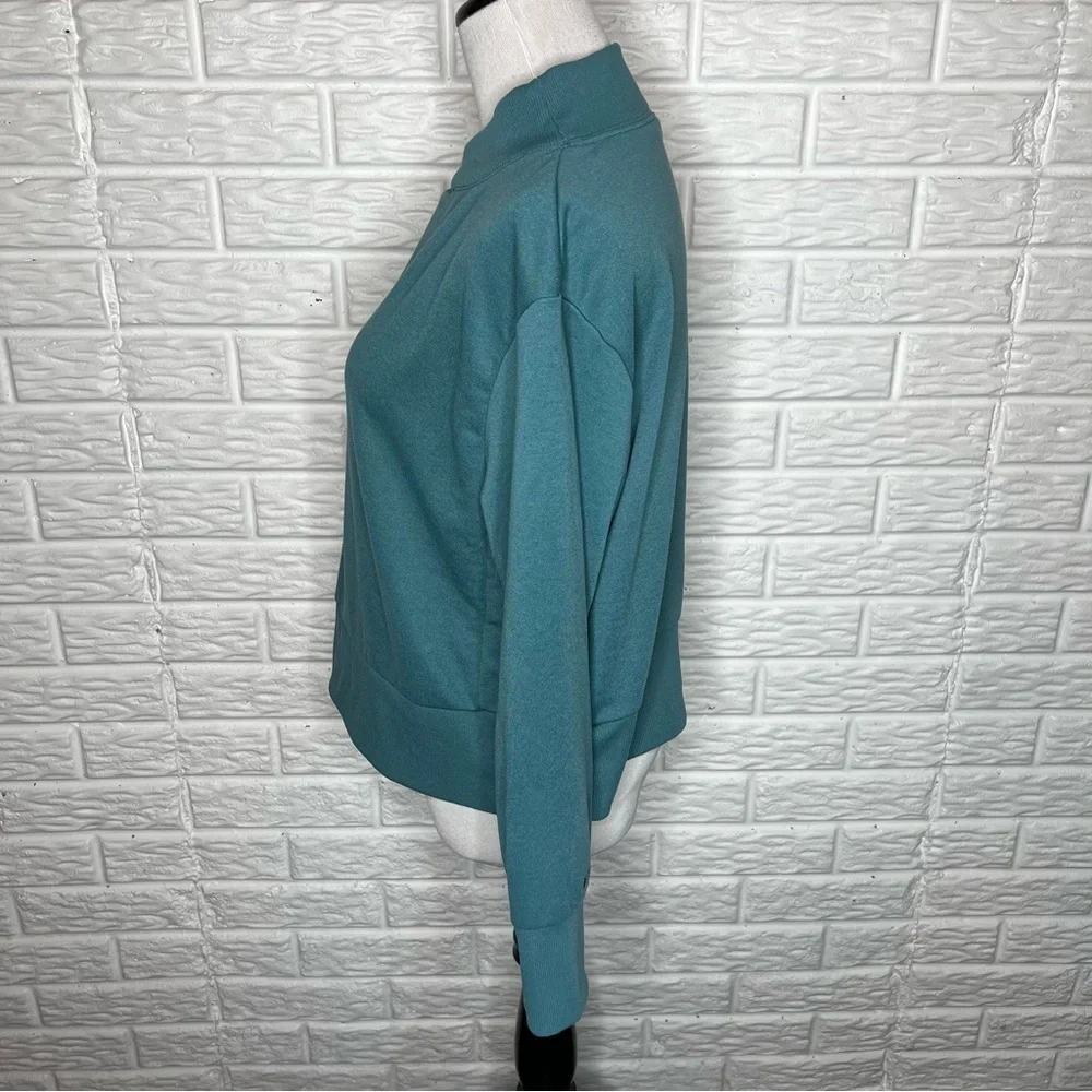 NIKE Dri-FIT Get Fit Stand Cowl Neck Pullover Sweatshirt Size M